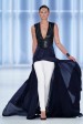 HUGO zur Fashion Week Berlin Juli 2011 - Klare Trennung und Kontraste bei Farben und Formen - glänzende Stoffe