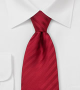 rote Krawatte zum schwarzen Anzug - cb6009