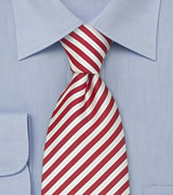 gestreifte Krawatte zum blauen Anzug - sb1234