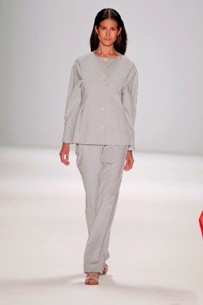 Hosenanzug von Perret Schaad at MBFWB 2011